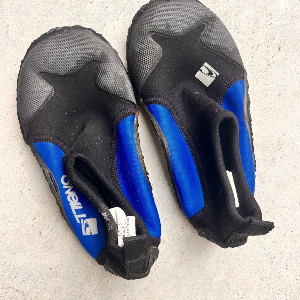 O'Neill kids Black and Blue Swim Shoes